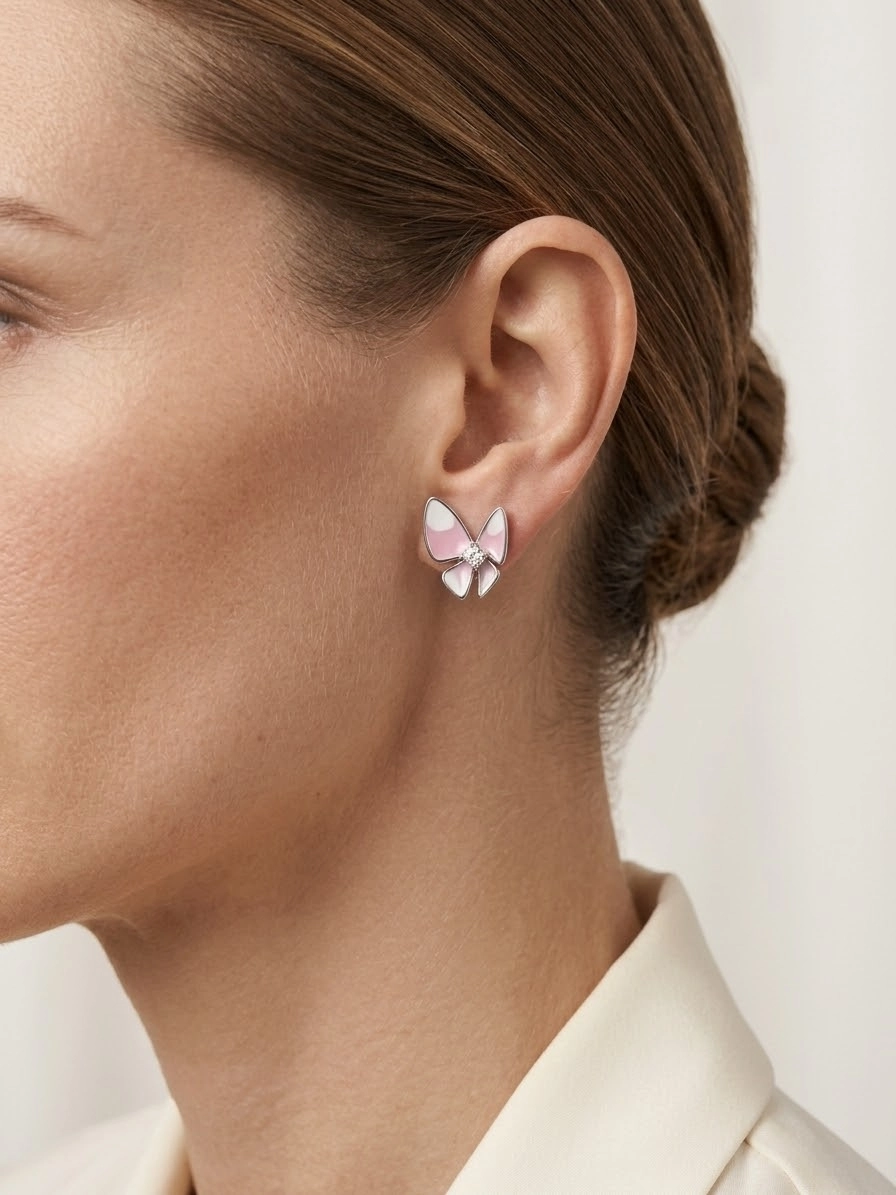 Minimalist  Pembe Mine Detaylı Gümüş Kelebek Küpe