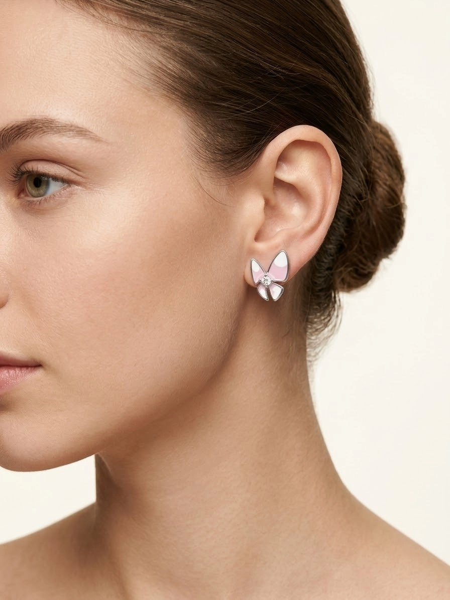 Minimalist  Pembe Mine Detaylı Gümüş Kelebek Küpe