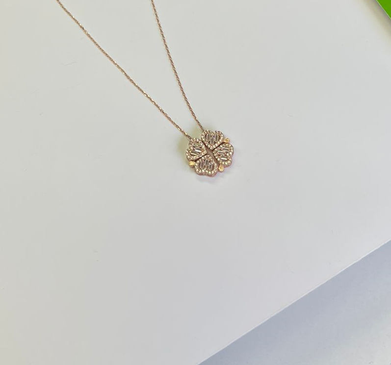 Rose Kaplama Baget Taşlı Kalp Figürlü Kolye