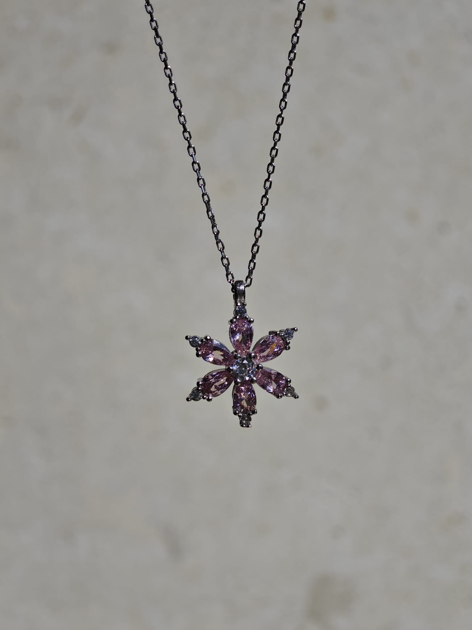 Pembe Taşlı Lotus Çiçeği Kolye