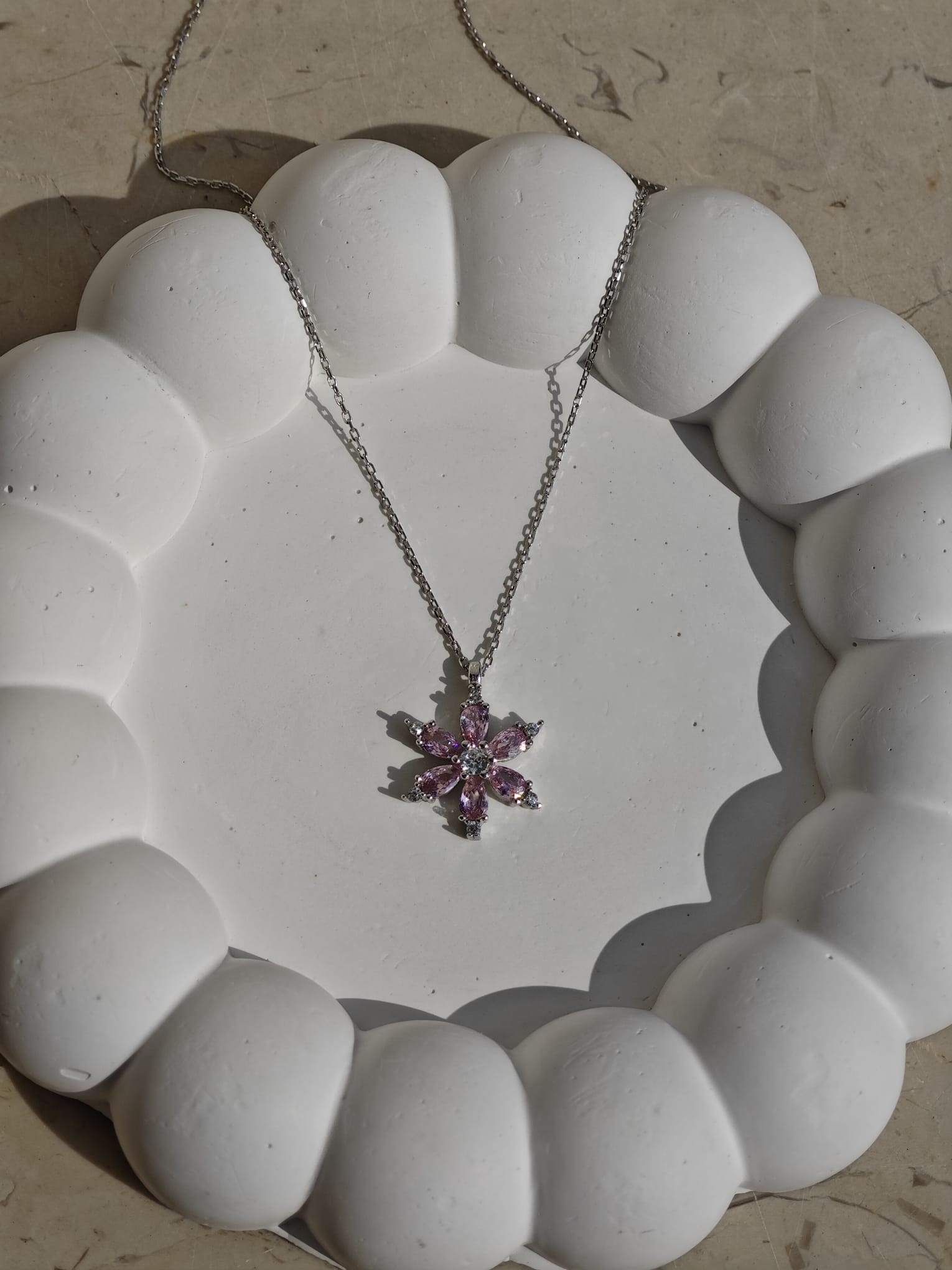 Pembe Taşlı Lotus Çiçeği Kolye