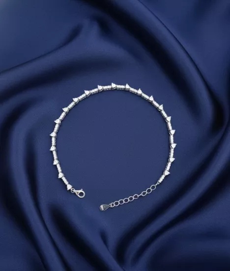 SilverPoint ,Zirkon Taşlı Kalp Detaylı  Bileklik